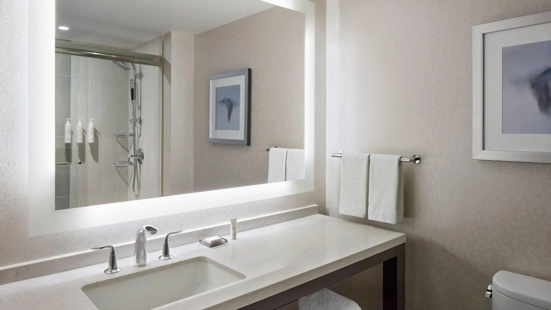 Marriott Downtown At Cf Toronto Eaton Centre Hotel 4*,
