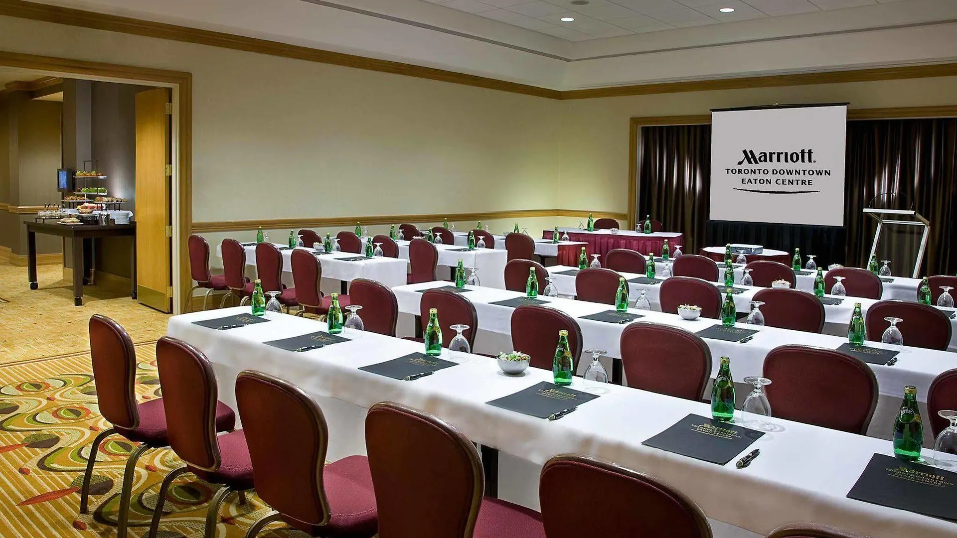 Отель Marriott Downtown At Cf Toronto Eaton Centre