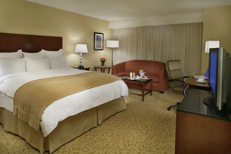Отель Marriott Downtown At Cf Toronto Eaton Centre