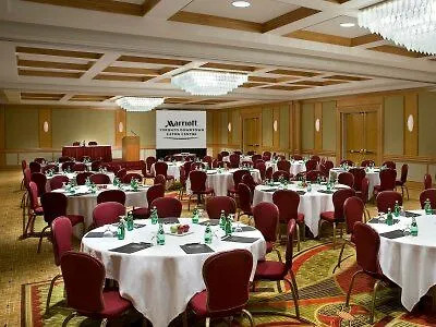 Hotel Marriott Downtown At Cf Toronto Eaton Centre 4*,  Canadá
